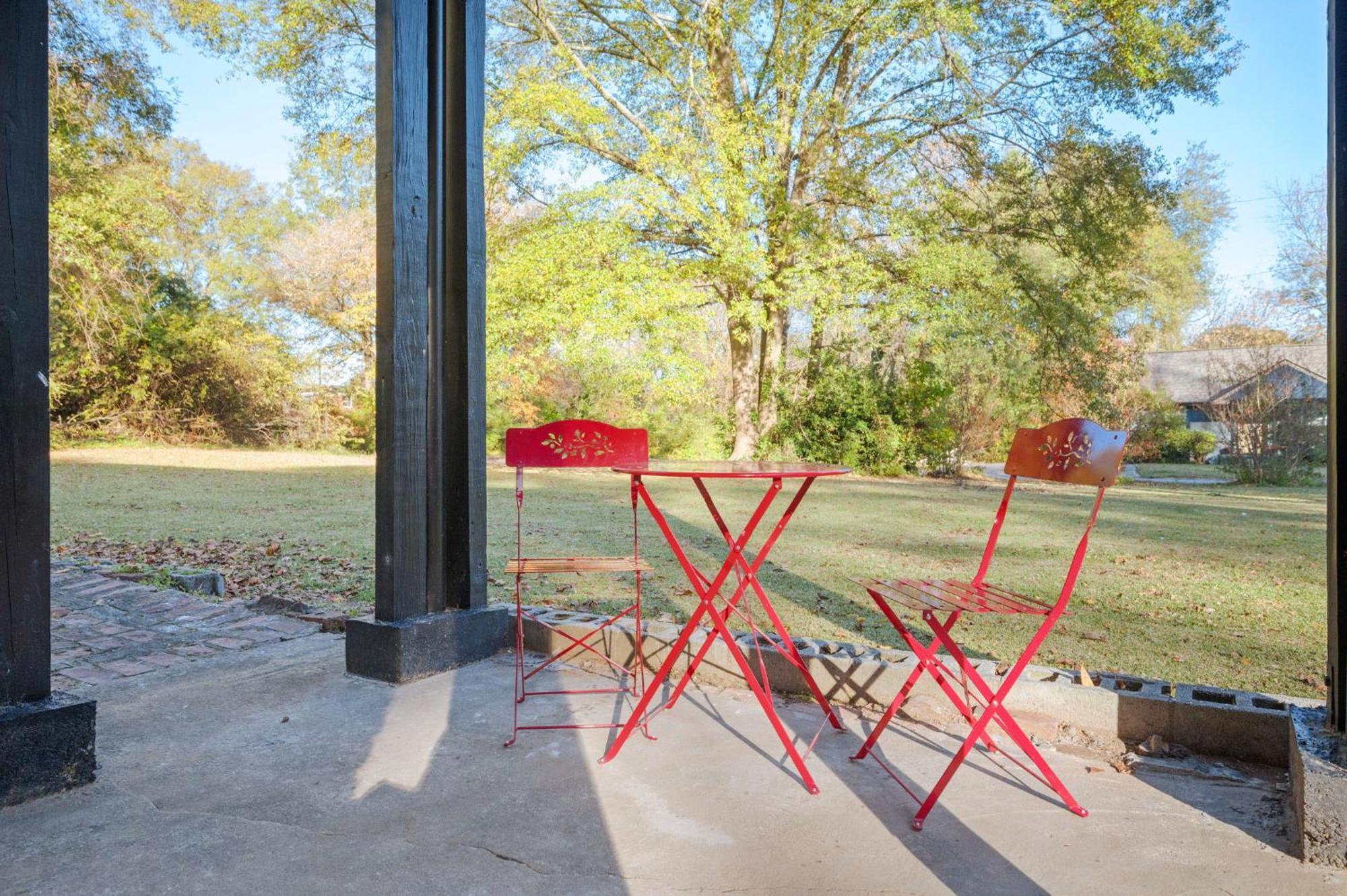 Quiet & Quaint Apartment, 5 Mins To Airport And 15 Mins To Downtown Atlanta Exterior photo