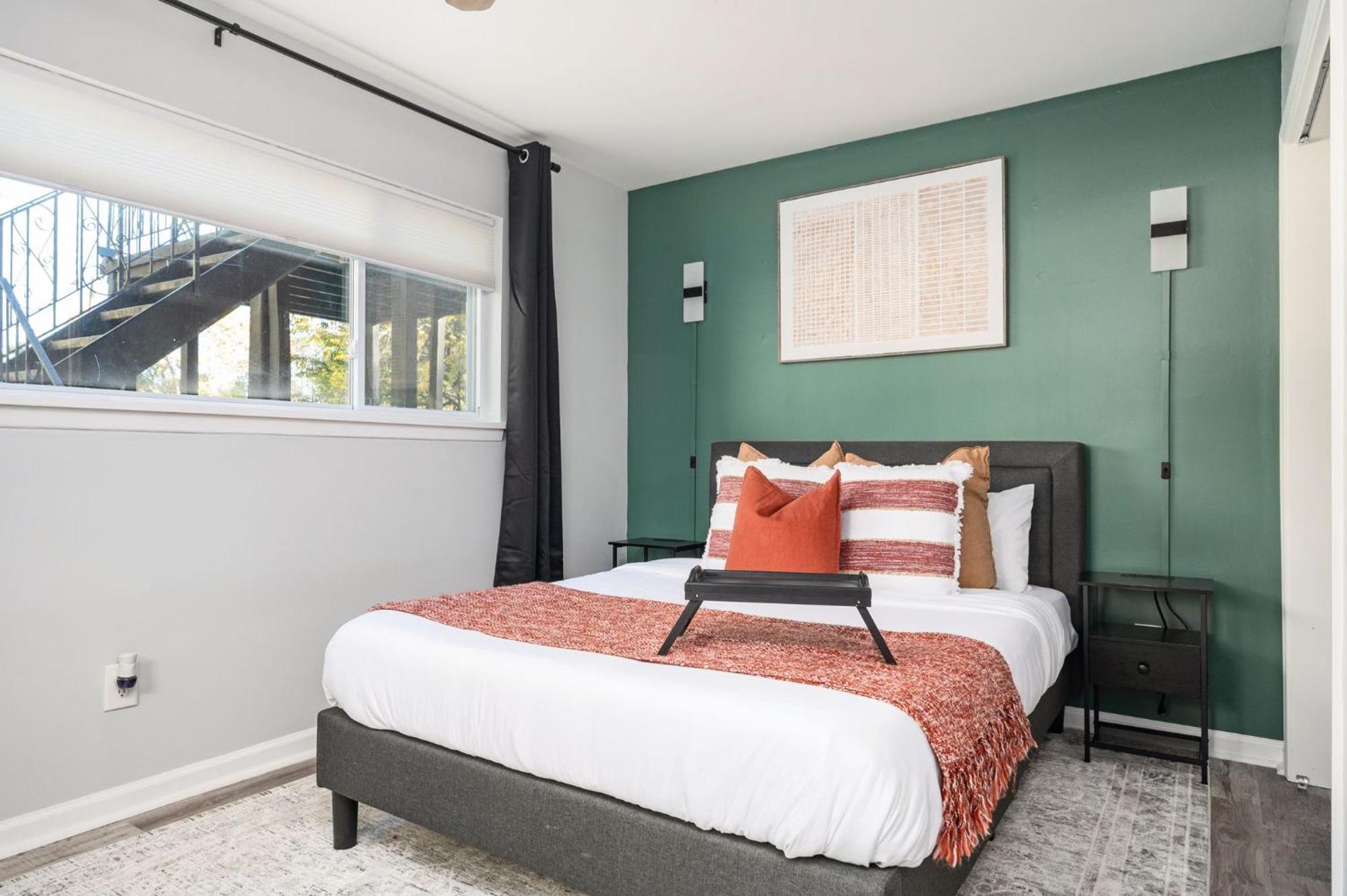 Quiet & Quaint Apartment, 5 Mins To Airport And 15 Mins To Downtown Atlanta Exterior photo